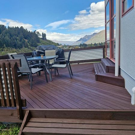 Hot Tub And Views Over Central Queenstown - Entire Holiday House Zewnętrze zdjęcie