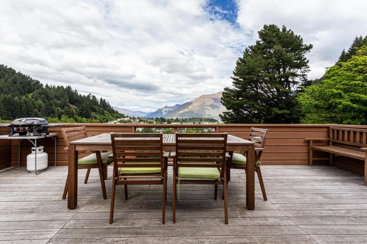 Hot Tub And Views Over Central Queenstown - Entire Holiday House Zewnętrze zdjęcie