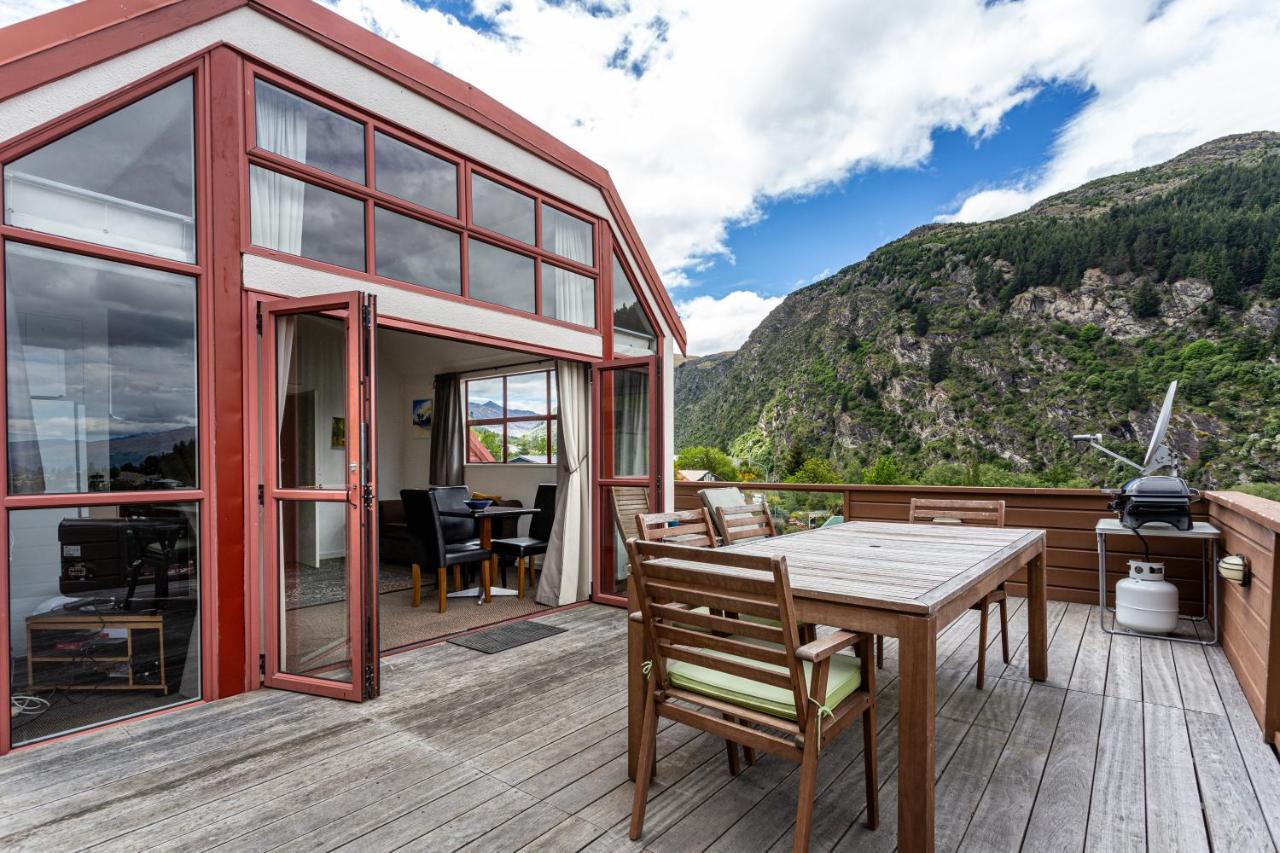 Hot Tub And Views Over Central Queenstown - Entire Holiday House Zewnętrze zdjęcie