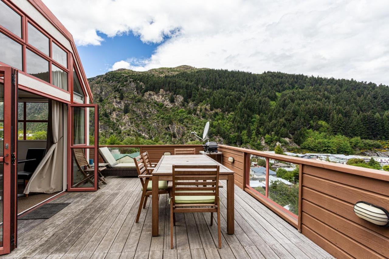 Hot Tub And Views Over Central Queenstown - Entire Holiday House Zewnętrze zdjęcie