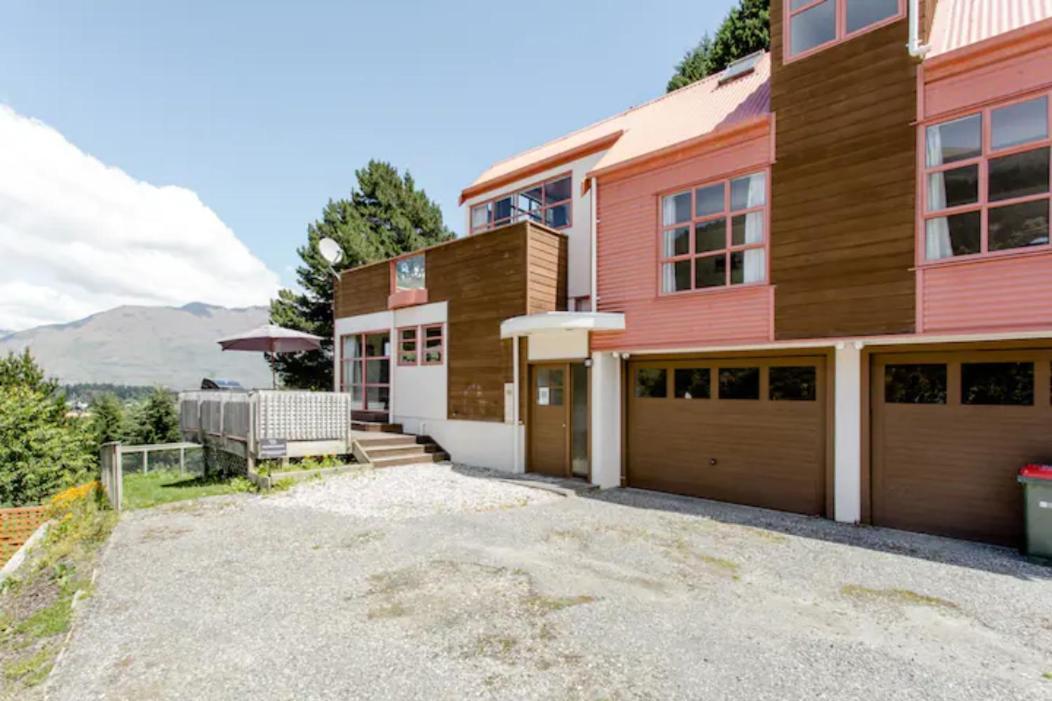 Hot Tub And Views Over Central Queenstown - Entire Holiday House Zewnętrze zdjęcie