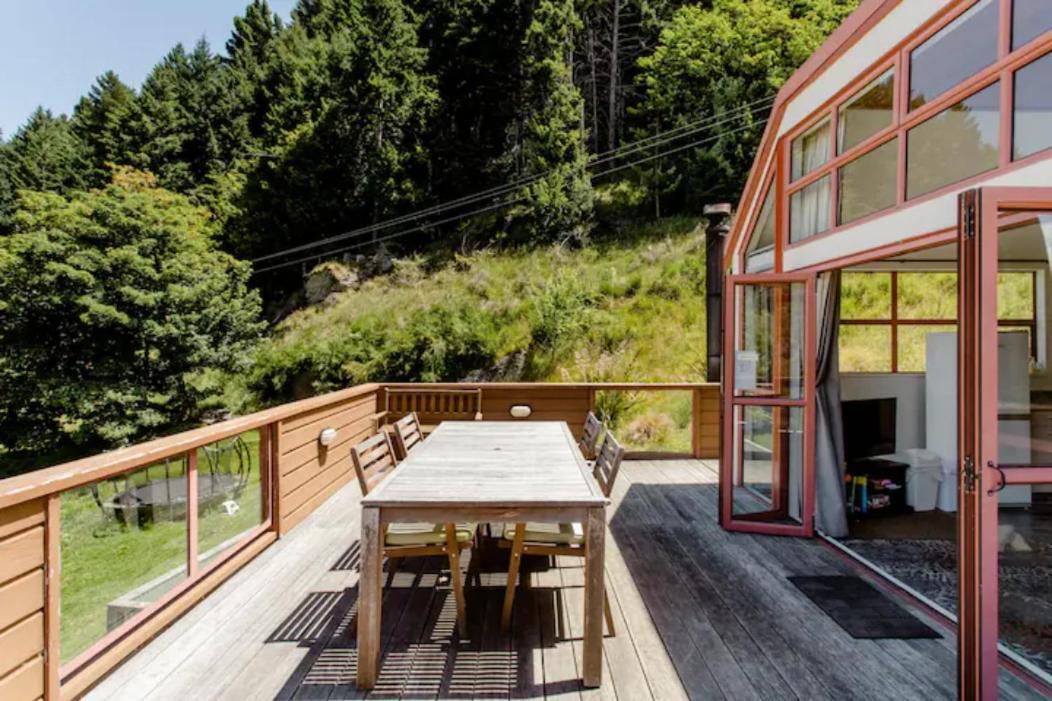 Hot Tub And Views Over Central Queenstown - Entire Holiday House Zewnętrze zdjęcie