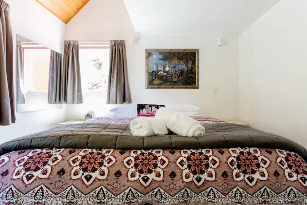 Hot Tub And Views Over Central Queenstown - Entire Holiday House Zewnętrze zdjęcie