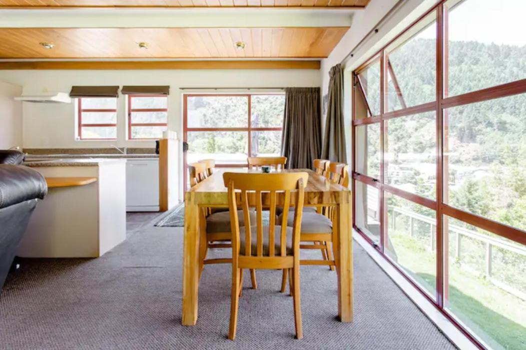 Hot Tub And Views Over Central Queenstown - Entire Holiday House Zewnętrze zdjęcie